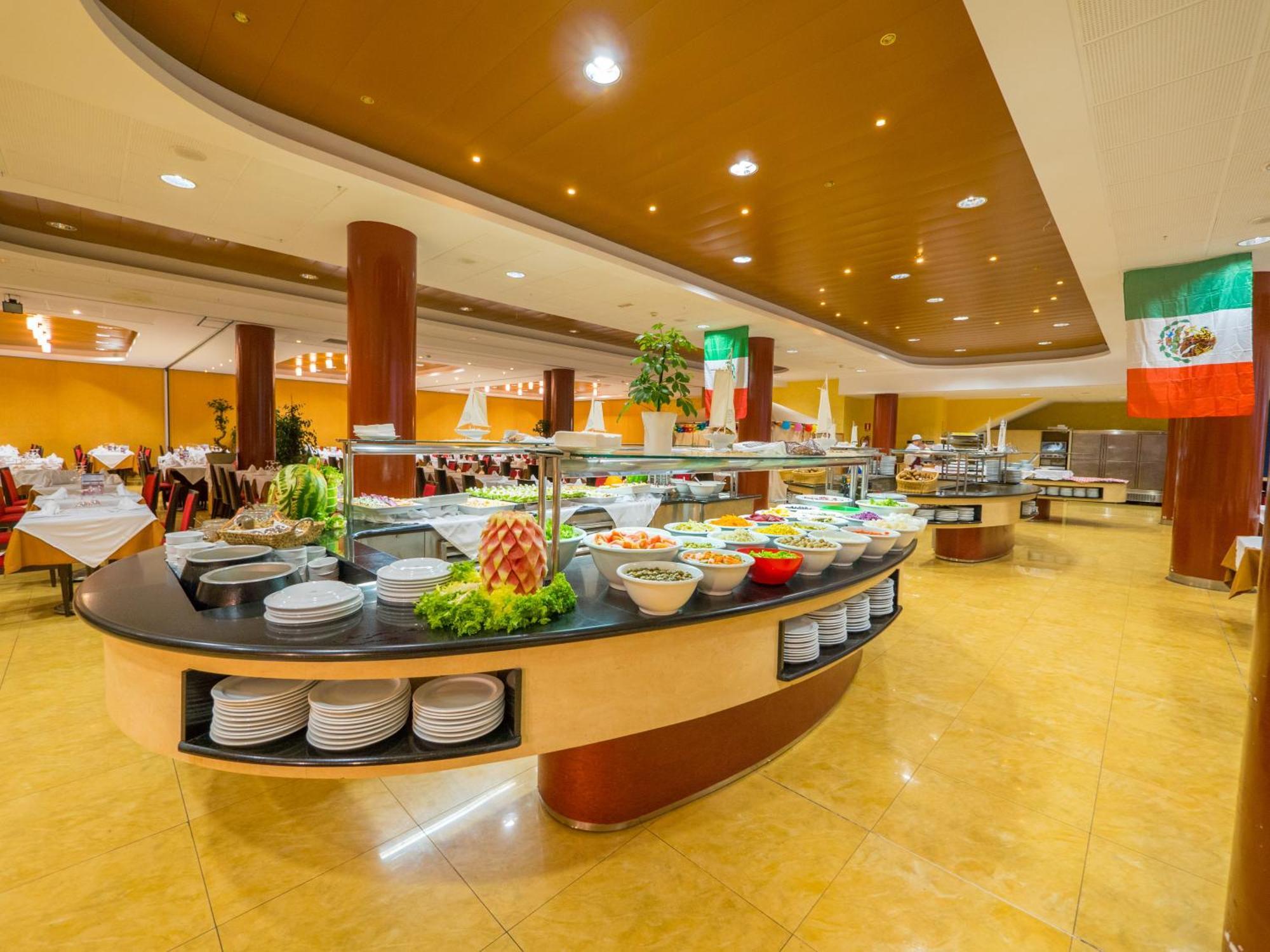 Hotel Blaucel บลาเนส ภายนอก รูปภาพ
