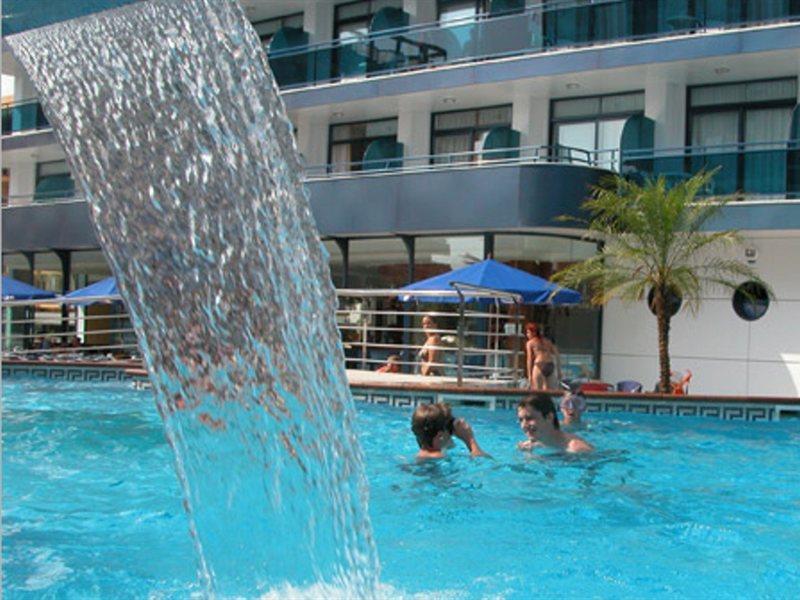 Hotel Blaucel บลาเนส ภายนอก รูปภาพ